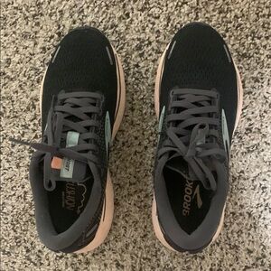 Brooks Black and Pink Athletic Shoes with Padded Collar